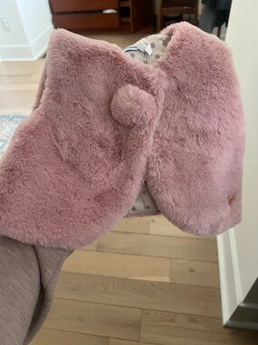 Mayoral Plush Faux-Fur Pink Capelet with Pom Closure